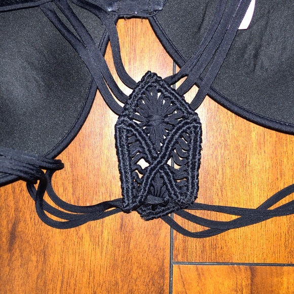 Black strappy swimsuit - Picture 2 of 2